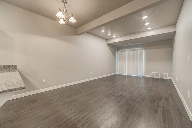 Building Photo - 262 N 540 E