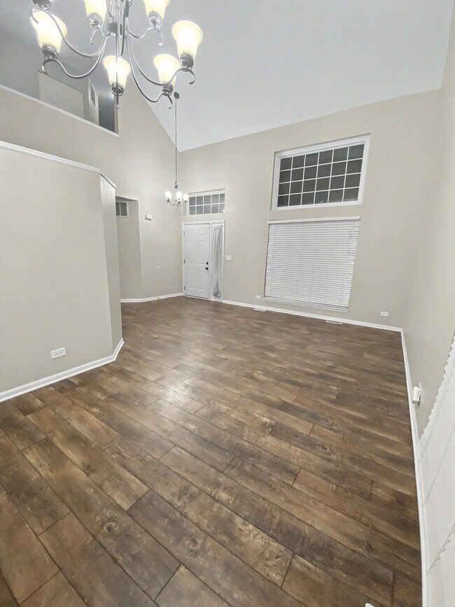 Building Photo - 1213 Pennsbury Ln