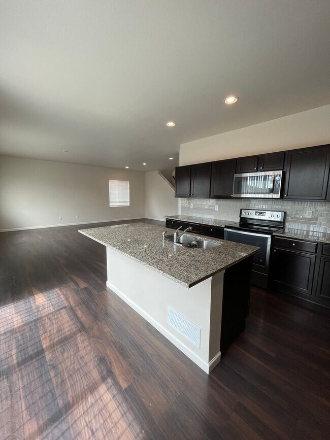 Building Photo - 3036 Aries Dr