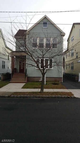 Primary Photo - 262 Ampere Pkwy