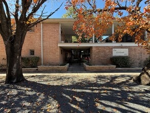 Building Photo - 1801 Cortlandt St