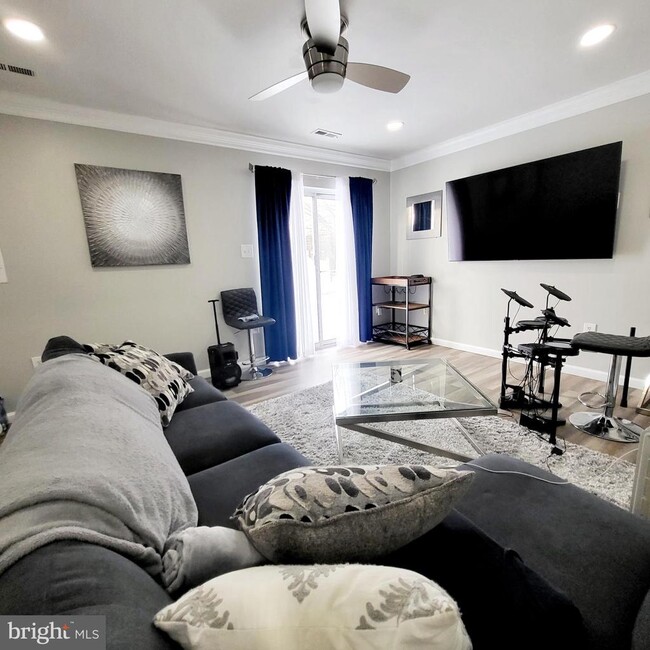 Building Photo - 9903 Cranapple Ct