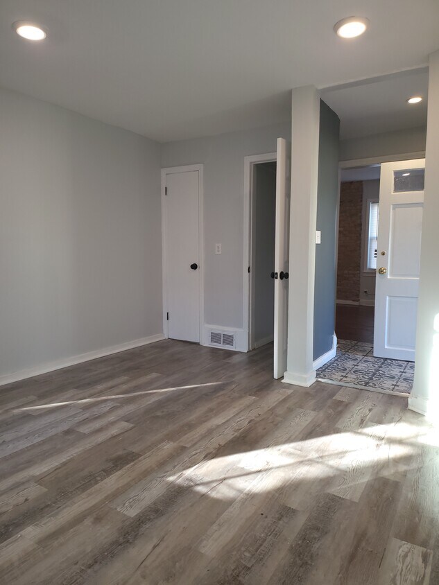 242 Putnam St, Hartford, CT 06106 House Rental in Hartford, CT