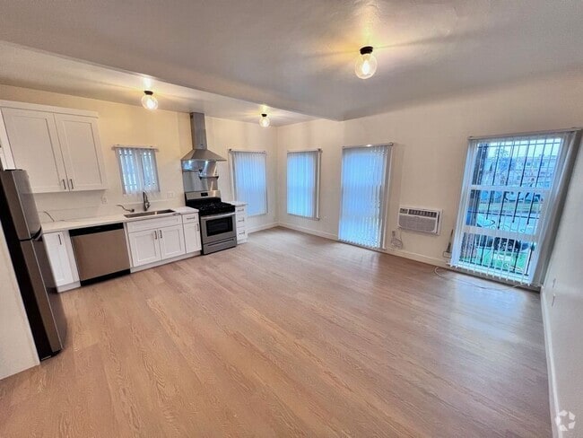 Building Photo - 559 Normandie Ave
