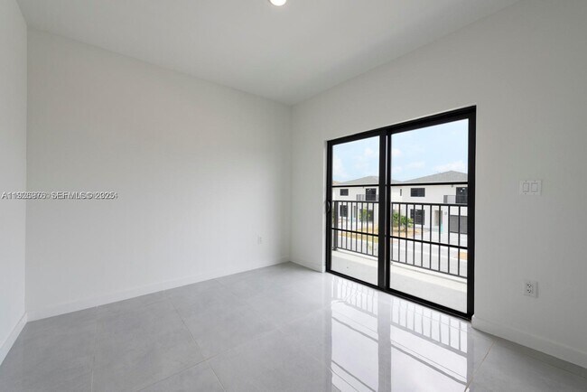 Foto del edificio - 1327 NW 2nd Ln