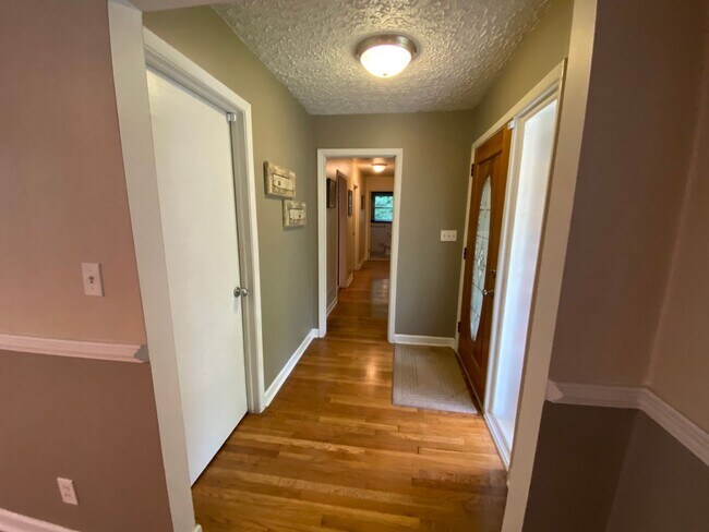 Foto del edificio - 2625 Sunny Ln SE
