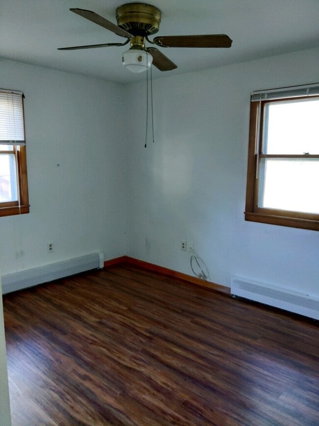 Building Photo - 208 Miami St