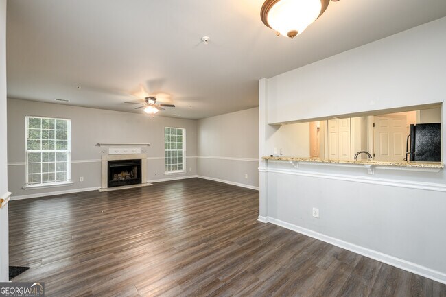 Foto del edificio - 4363 Thunderfork Ln