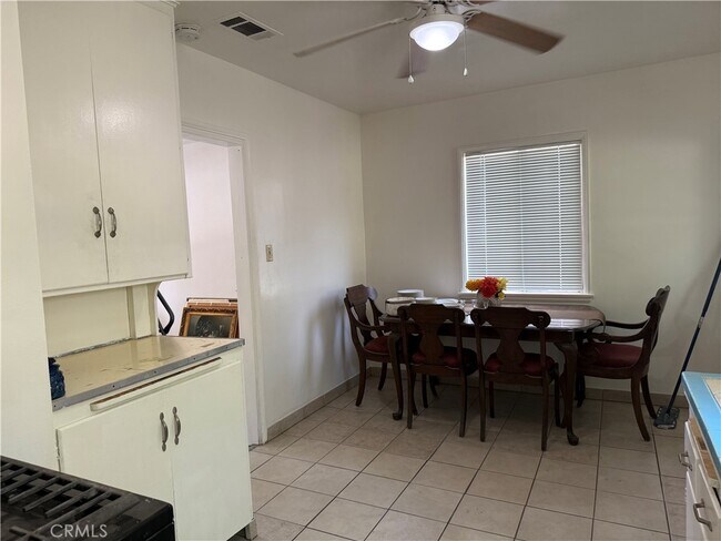 Foto del edificio - 10324 Hillhaven Ave
