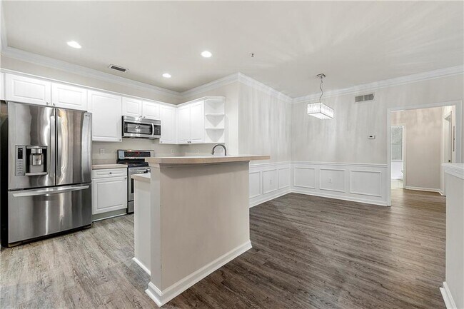 Foto del edificio - 2400 Cumberland Pkwy SE