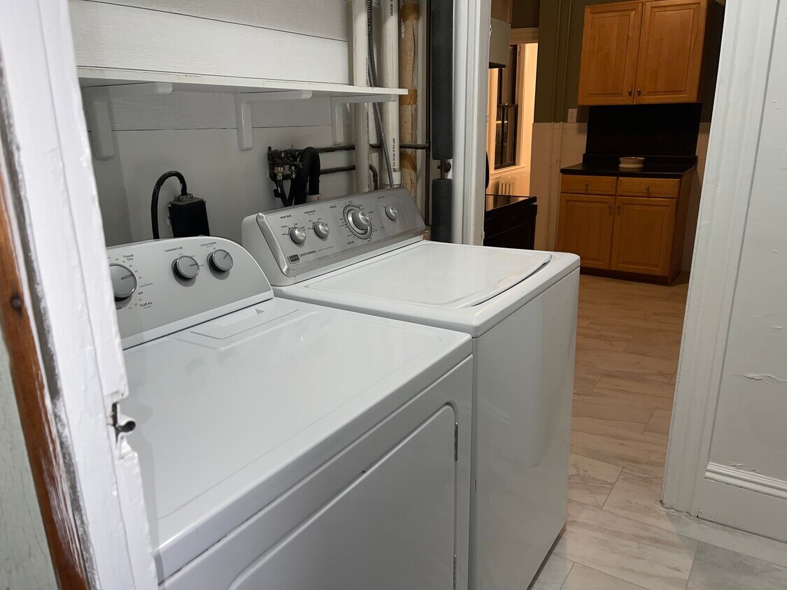 Foto principal - 63 Cedar St