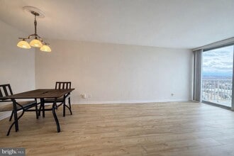 Building Photo - 301 N Beauregard St