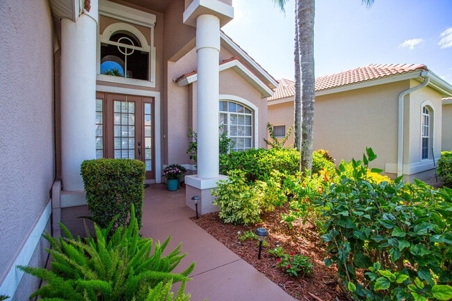 Building Photo - **POOL HOME** AVAILABLE FOR LONG/SEASONAL ...