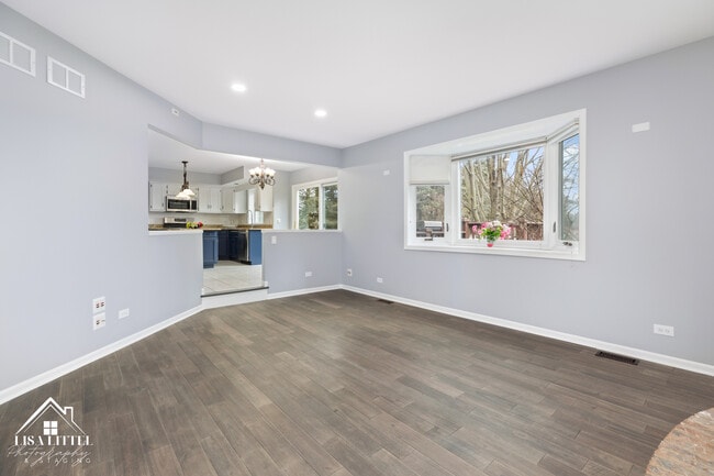 Building Photo - 1523 Greenlake Dr