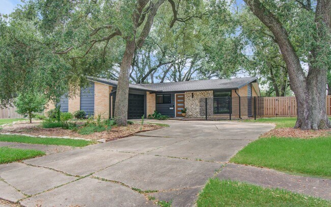 Foto del edificio - 12214 Braewick Dr