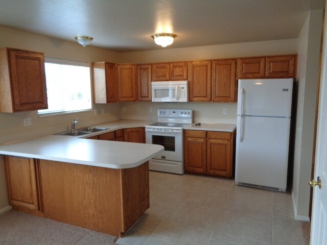 Foto del edificio - 1881 N 660 W