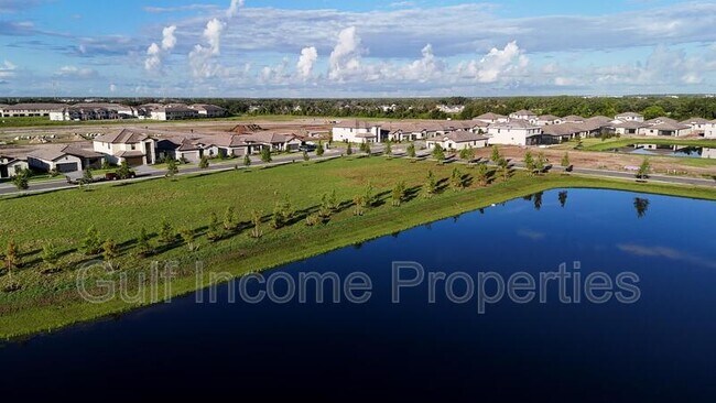 Building Photo - 15122 Misty Water Xing