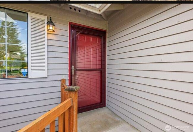 Foto del edificio - 6526 67th Pl NE