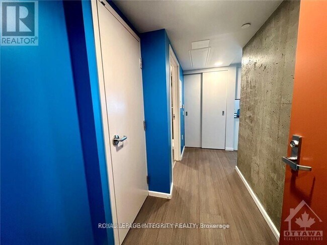 Photo du bâtiment - 105 Champagne Ave S