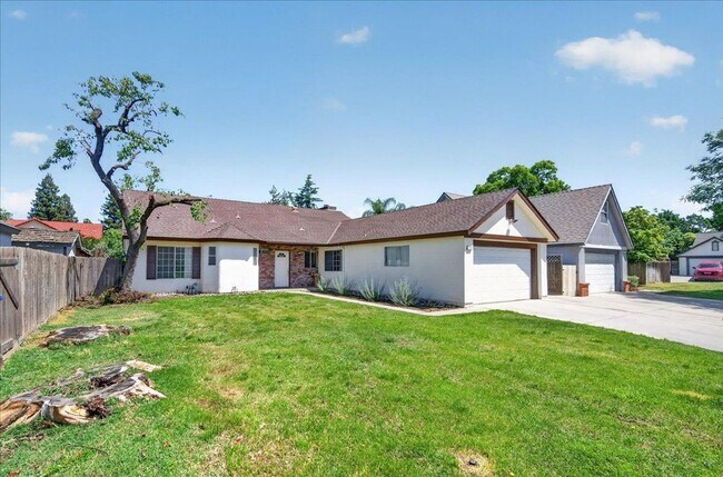 Foto del edificio - Nicely Remodeled North Fresno 3/2