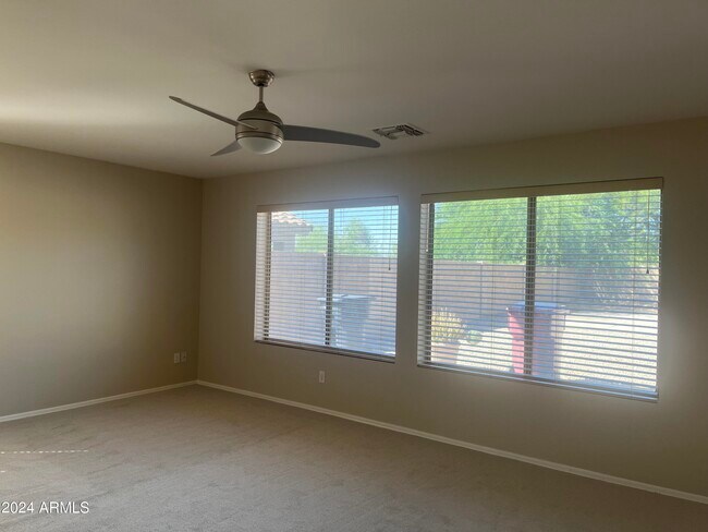 Foto del edificio - 14862 N 103rd St