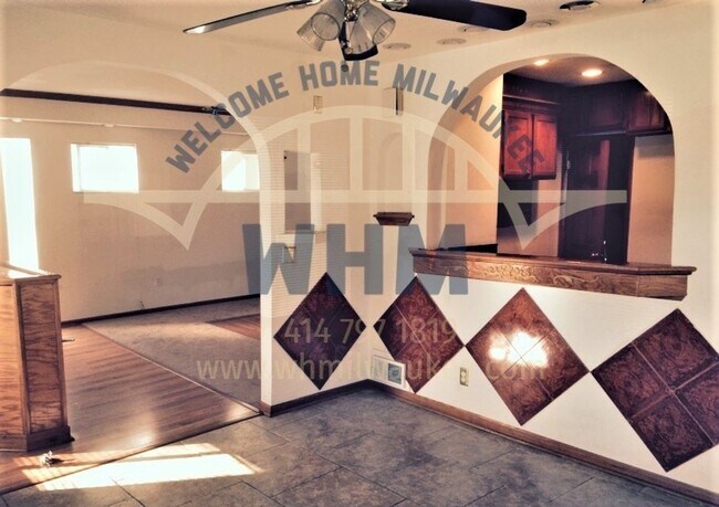 Building Photo - COMING SOON! Newly renewed 5 Bedroom Singl...
