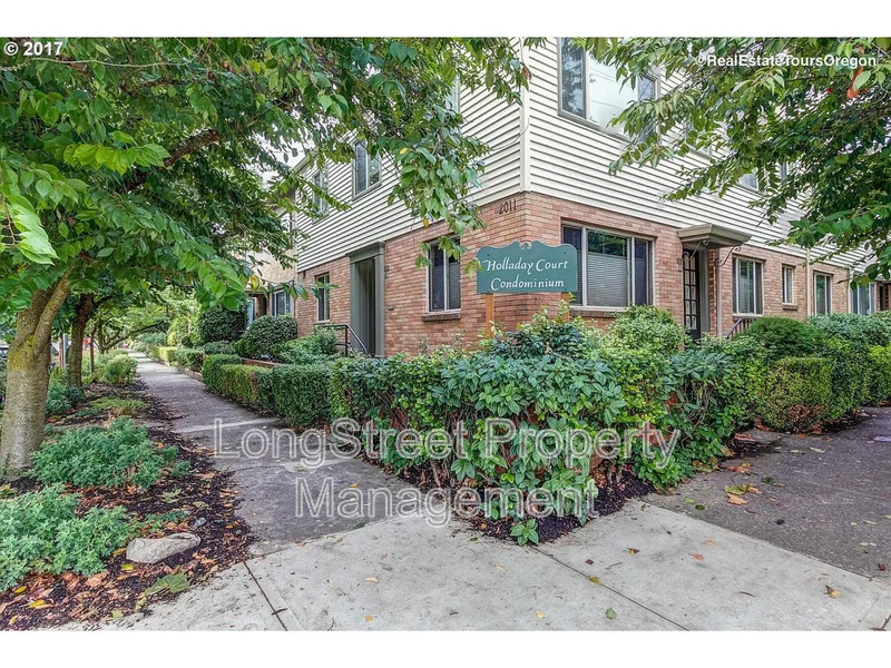 Foto principal - 2031 NE Clackamas St