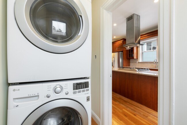 Laundry in unit - 102 Chatsworth Ave