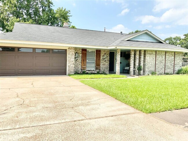 Building Photo - 1013 Patricia Dr