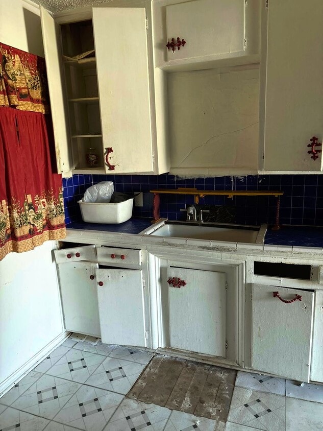 Foto del edificio - 2Bed 1Bath NE-side Make Ready Home