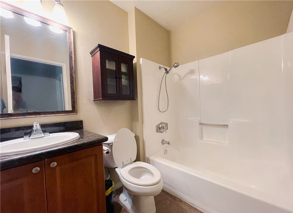 Primary Photo - 2 bed 2 bath condo Nestled in the communit...