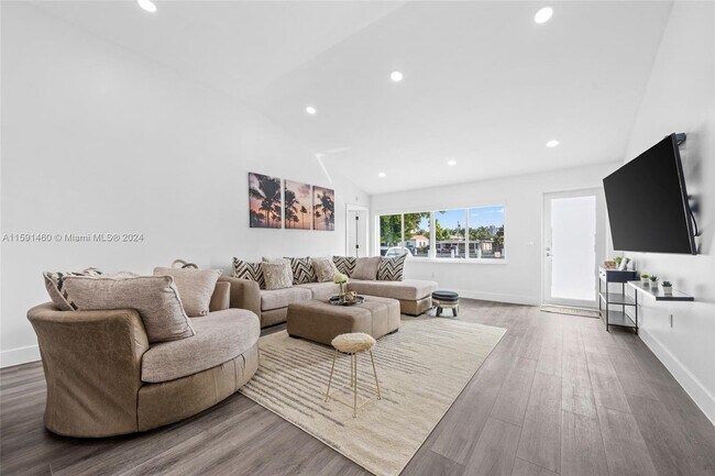 Foto del edificio - 730 Northwest 18th Avenue, Miami, FL 33125...