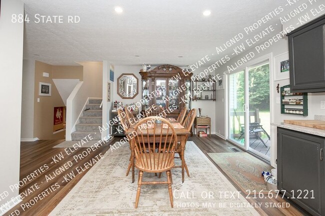 Building Photo - Spacious Multi Floor 3 Bed, 3 Bath Home!