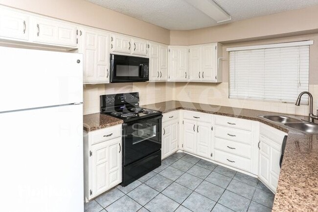 Building Photo - 3501 Palomino Dr