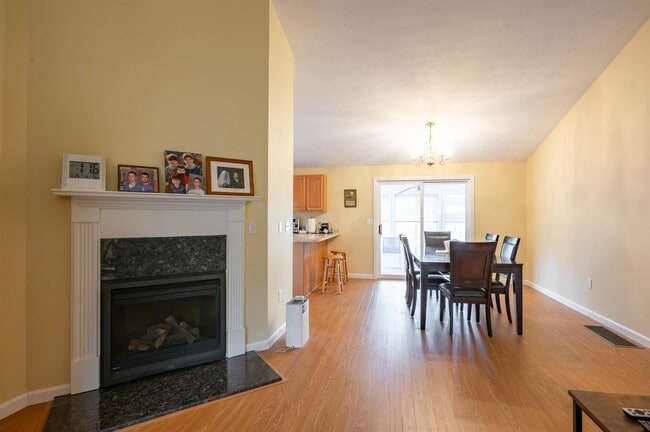 Building Photo - 4 Myopia Ln