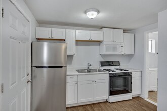 Building Photo - 2238 E Taylor St