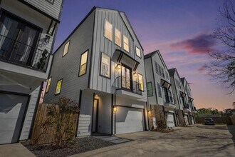 Building Photo - 825 Woodcrest Dr