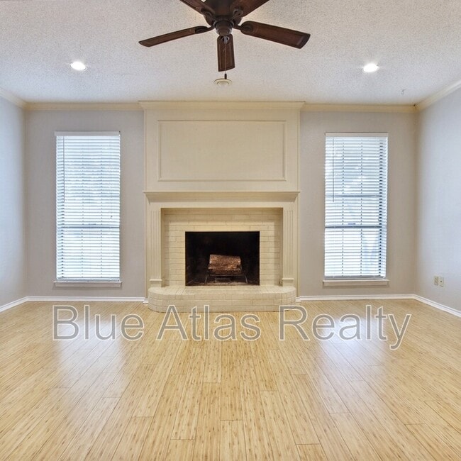 Building Photo - 5725 Ridgerock Ct