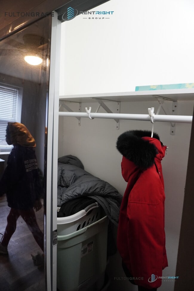 Building Photo - 2652 W 21st Pl