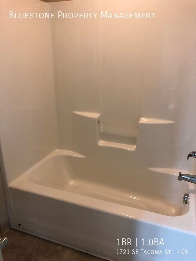 Foto del edificio - One bedroom in the heart of sellwood! $399...