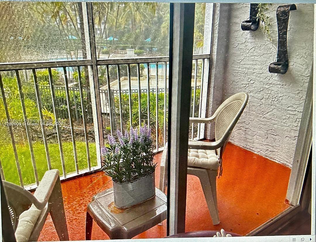 Primary Photo - 1321 St Tropez Cir