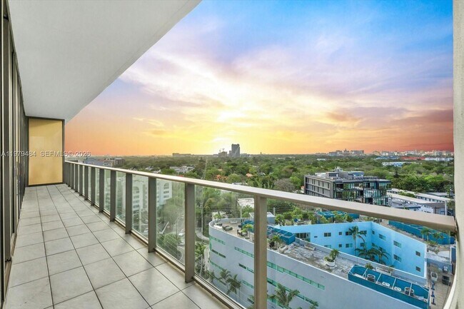 Foto del edificio - 2678 Tigertail Ave