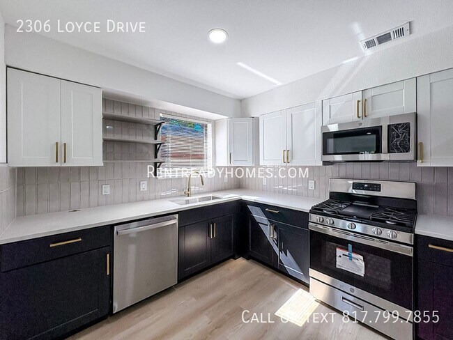 Building Photo - 2306 Loyce Dr