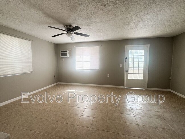 Foto del edificio - 710 N Grove St