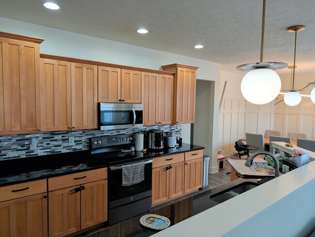 Foto del edificio - 8738 Kipling Dr