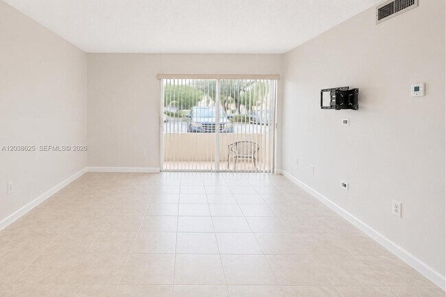 Foto del edificio - 7745 SW 86th St