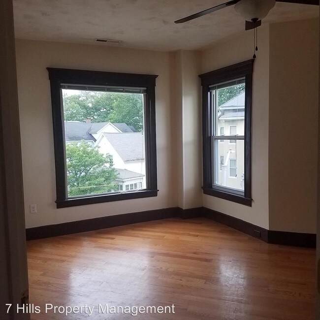 Building Photo - 27 Florence St