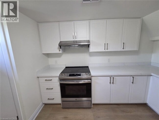 Building Photo - 12 Ferndale Ave