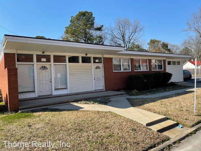 Building Photo - Studio, 2 bath House - 900 Sunset Avenue