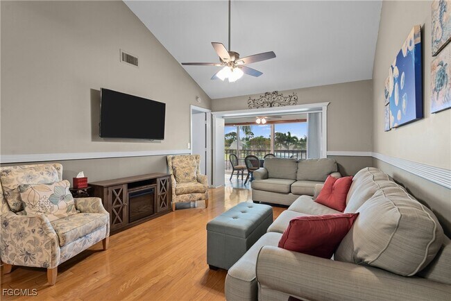 Building Photo - 15140 Riverbend Blvd